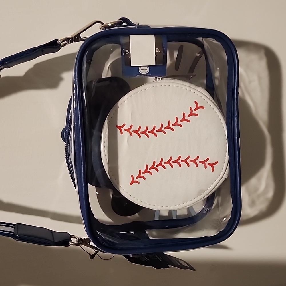 Hello Kitty Crossbody Bag Set - Picture 5 of 5